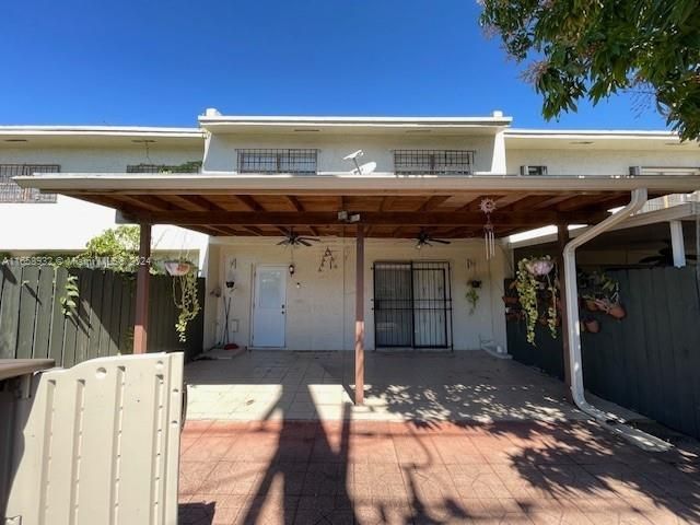 Active With Contract: $3,300 (3 beds, 2 baths, 1611 Square Feet)