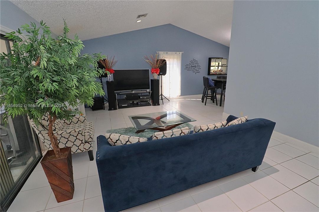 For Sale: $639,500 (3 beds, 2 baths, 2080 Square Feet)