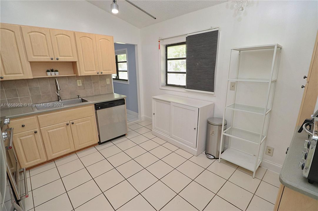 For Sale: $639,500 (3 beds, 2 baths, 2080 Square Feet)