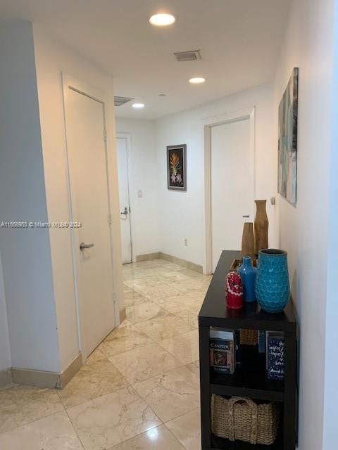 For Rent: $4,250 (2 beds, 2 baths, 1268 Square Feet)