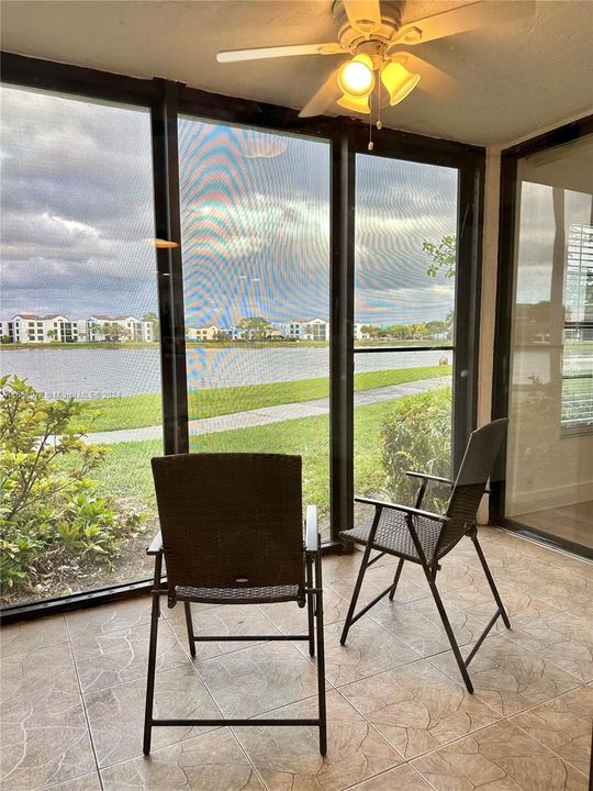 Active With Contract: $2,150 (2 beds, 2 baths, 880 Square Feet)