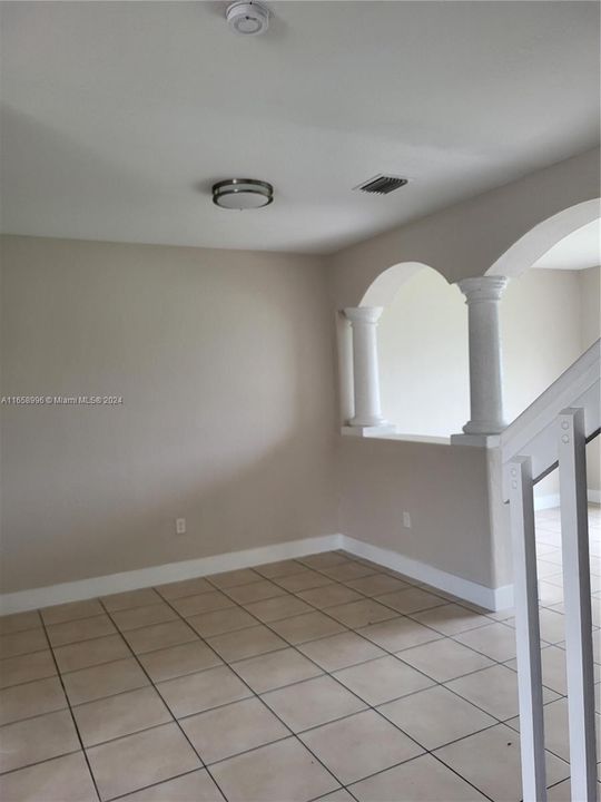 For Rent: $3,200 (3 beds, 2 baths, 1302 Square Feet)