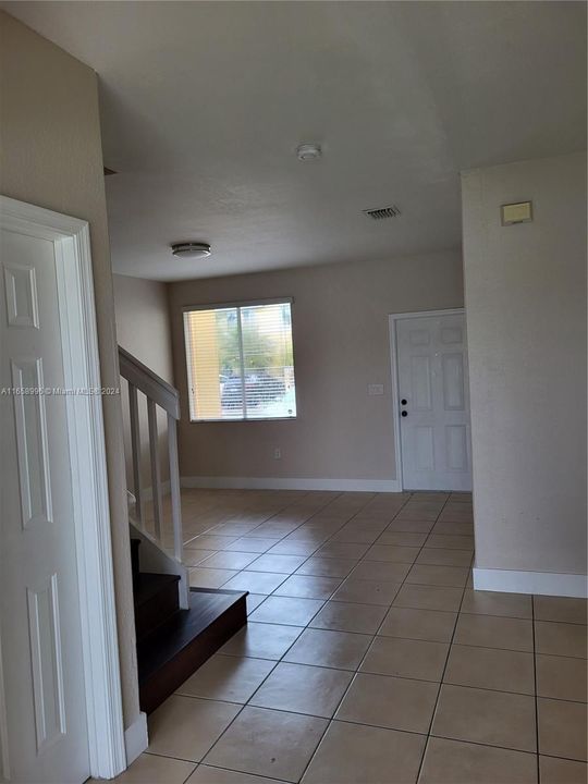 For Rent: $3,200 (3 beds, 2 baths, 1302 Square Feet)