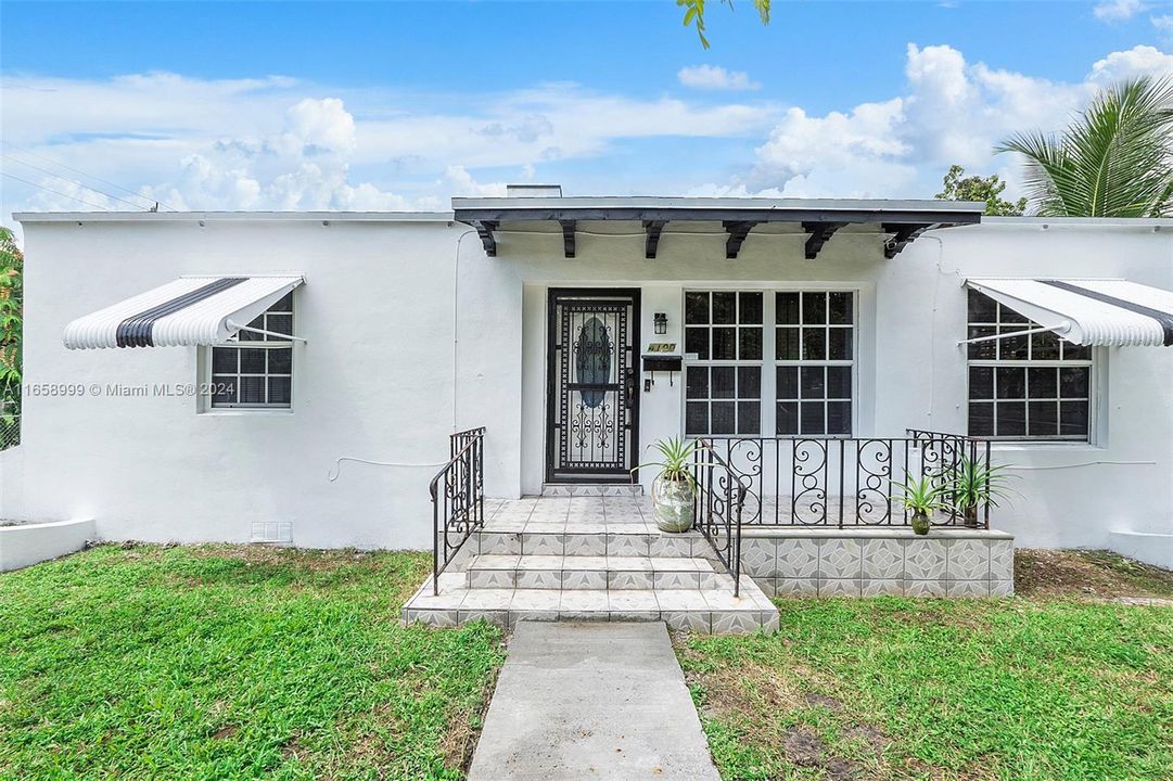 For Sale: $425,000 (3 beds, 2 baths, 1667 Square Feet)