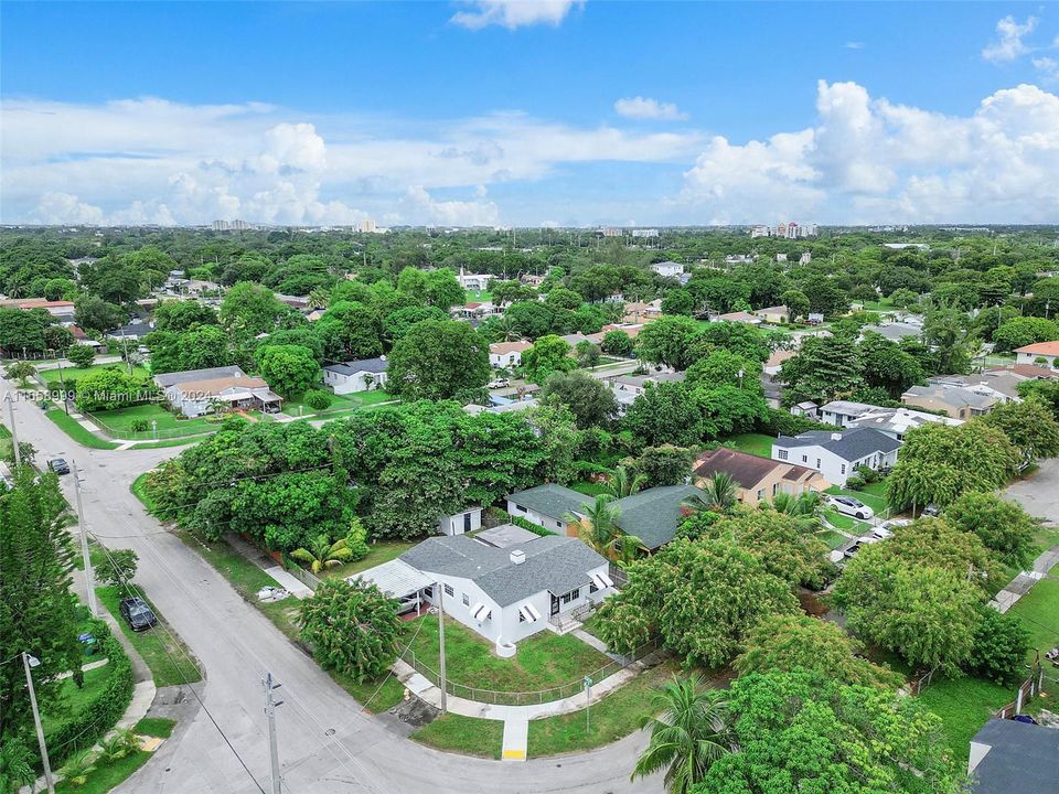 For Sale: $425,000 (3 beds, 2 baths, 1667 Square Feet)