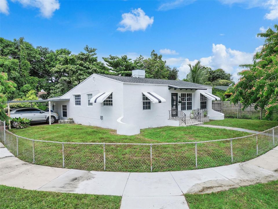 For Sale: $425,000 (3 beds, 2 baths, 1667 Square Feet)