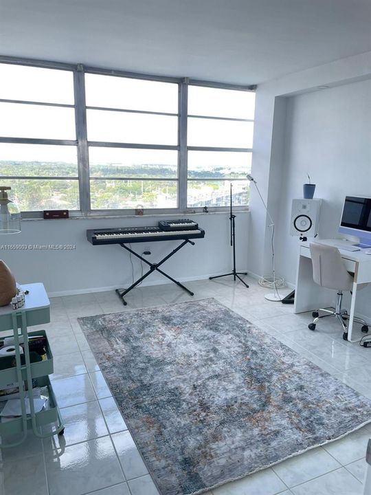 En Venta: $299,000 (2 camas, 2 baños, 1140 Pies cuadrados)