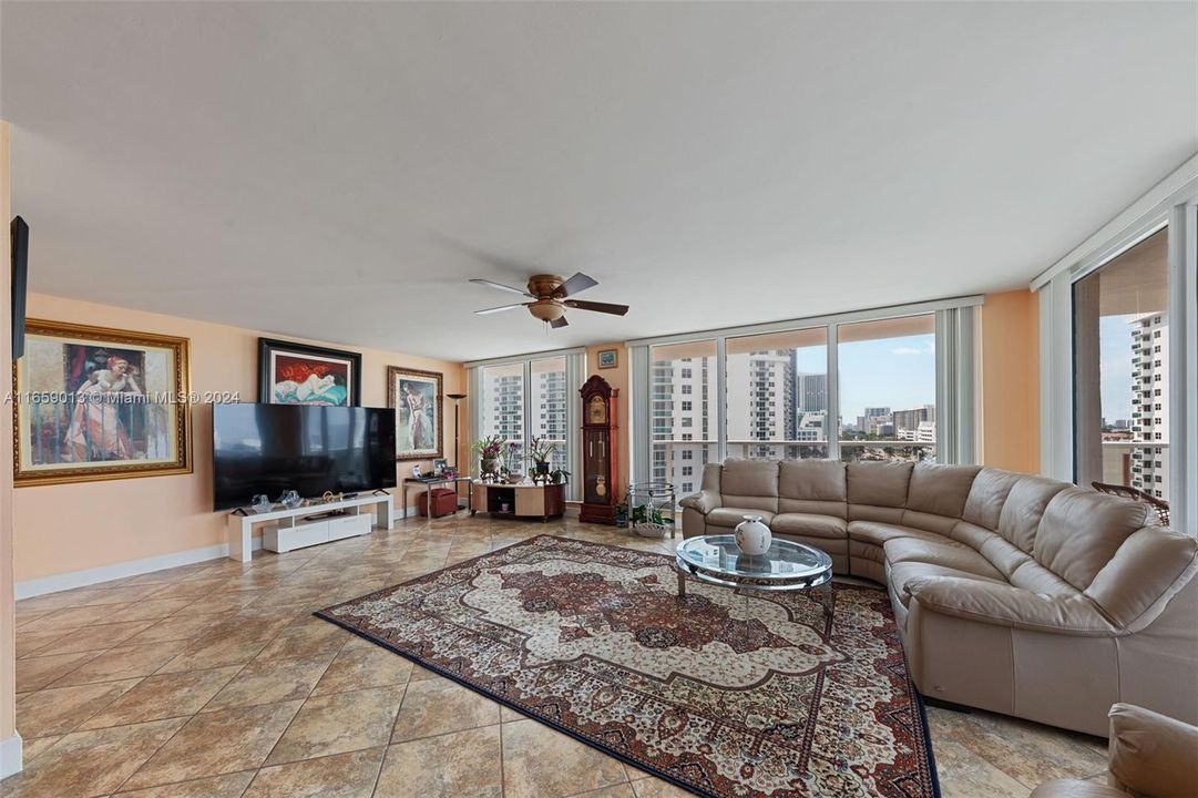 For Sale: $849,000 (2 beds, 2 baths, 1868 Square Feet)