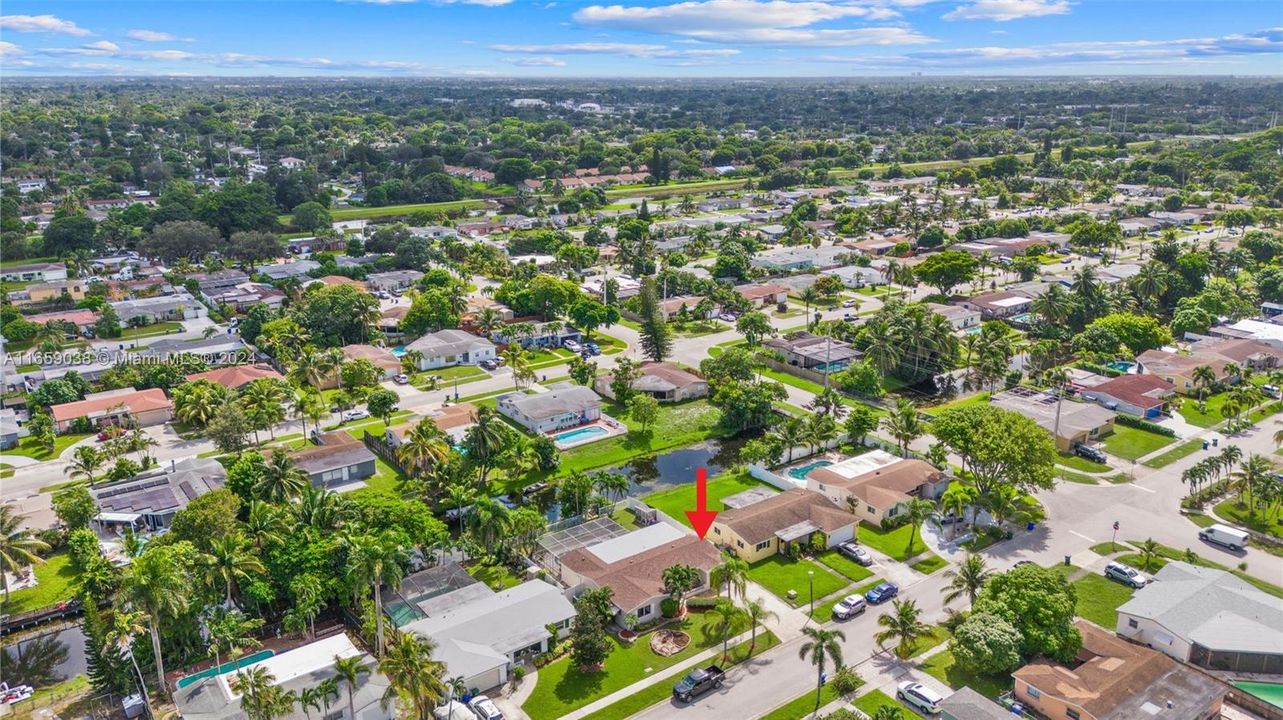 For Sale: $529,000 (3 beds, 2 baths, 1596 Square Feet)