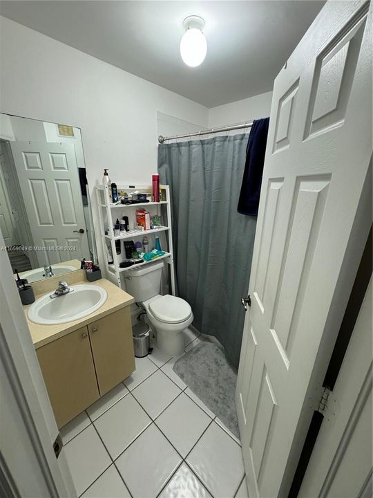 Active With Contract: $2,200 (3 beds, 2 baths, 1452 Square Feet)