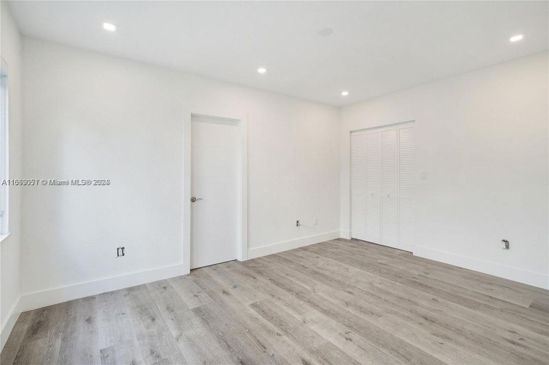 Active With Contract: $4,500 (2 beds, 2 baths, 5628 Square Feet)