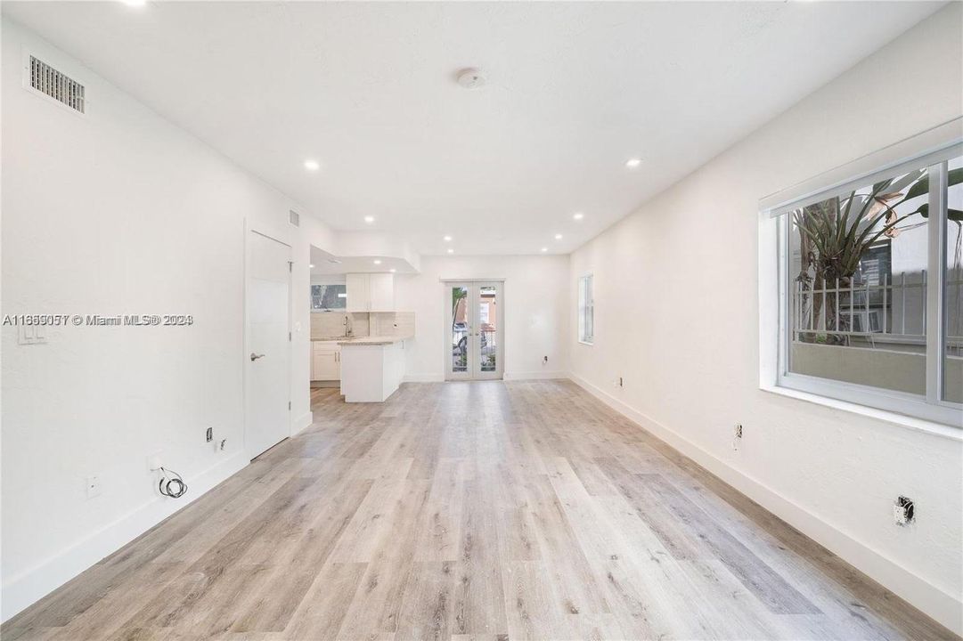 Active With Contract: $4,500 (2 beds, 2 baths, 5628 Square Feet)