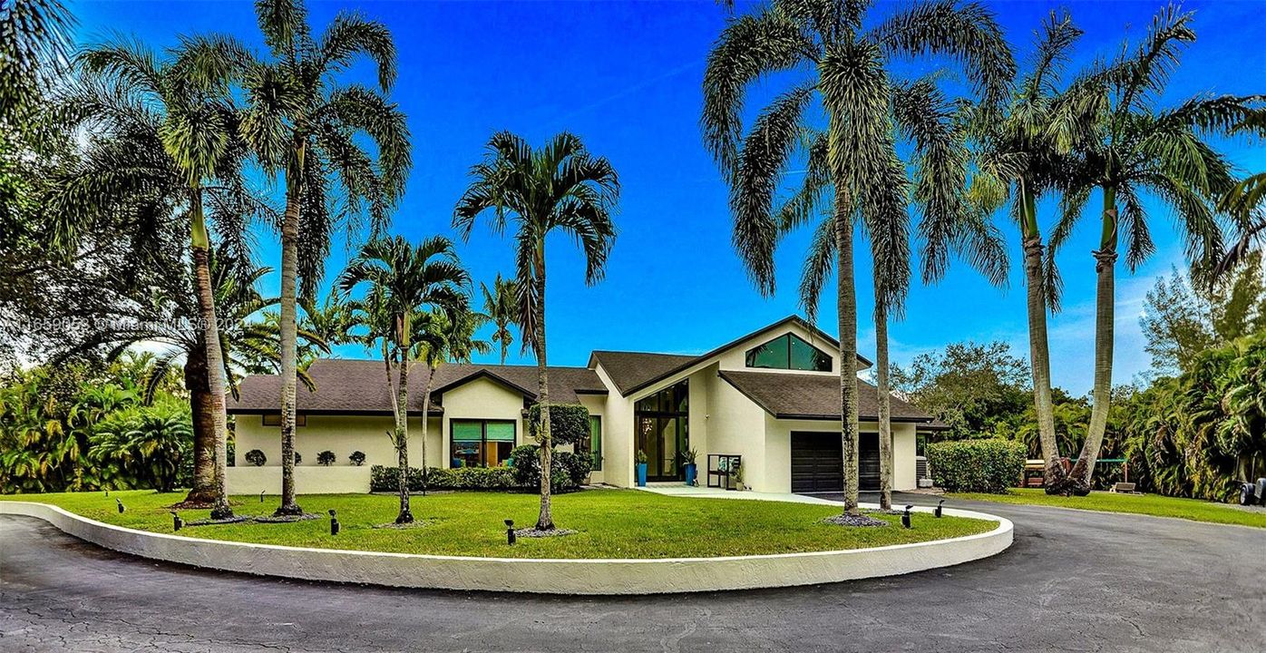 For Sale: $2,800,000 (4 beds, 3 baths, 3244 Square Feet)