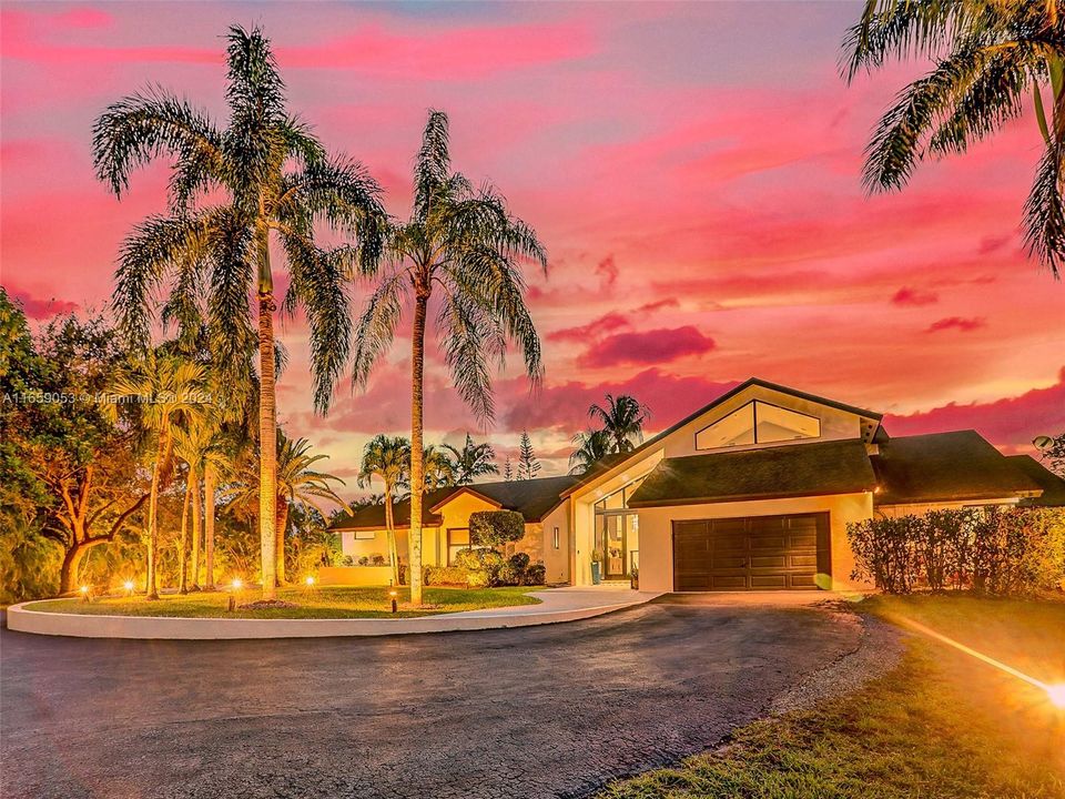 For Sale: $2,800,000 (4 beds, 3 baths, 3244 Square Feet)