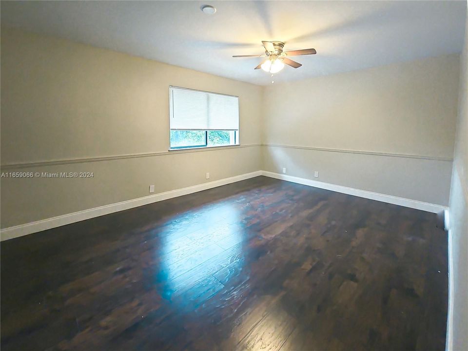 For Rent: $3,200 (3 beds, 2 baths, 1593 Square Feet)