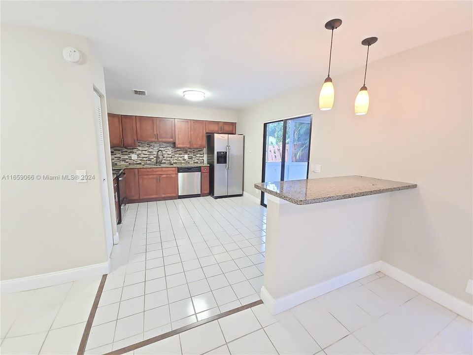 For Rent: $3,200 (3 beds, 2 baths, 1593 Square Feet)