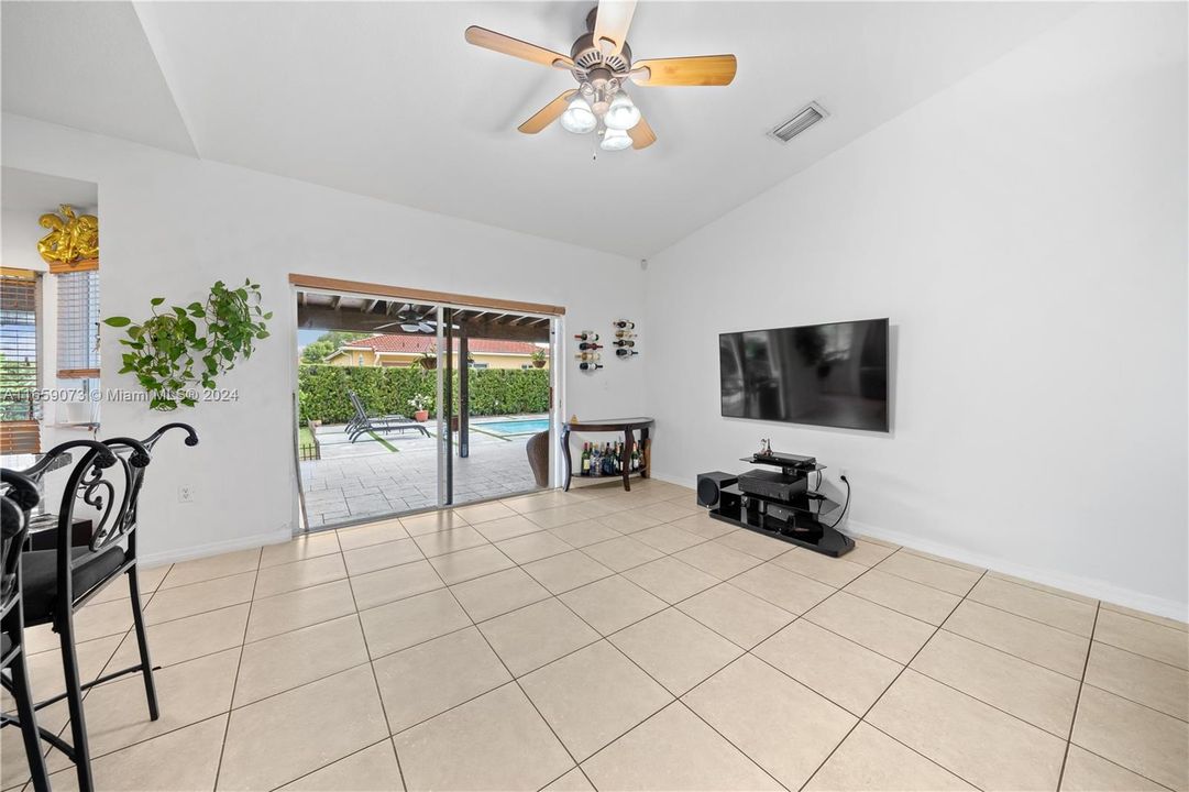 Active With Contract: $4,500 (4 beds, 2 baths, 1760 Square Feet)