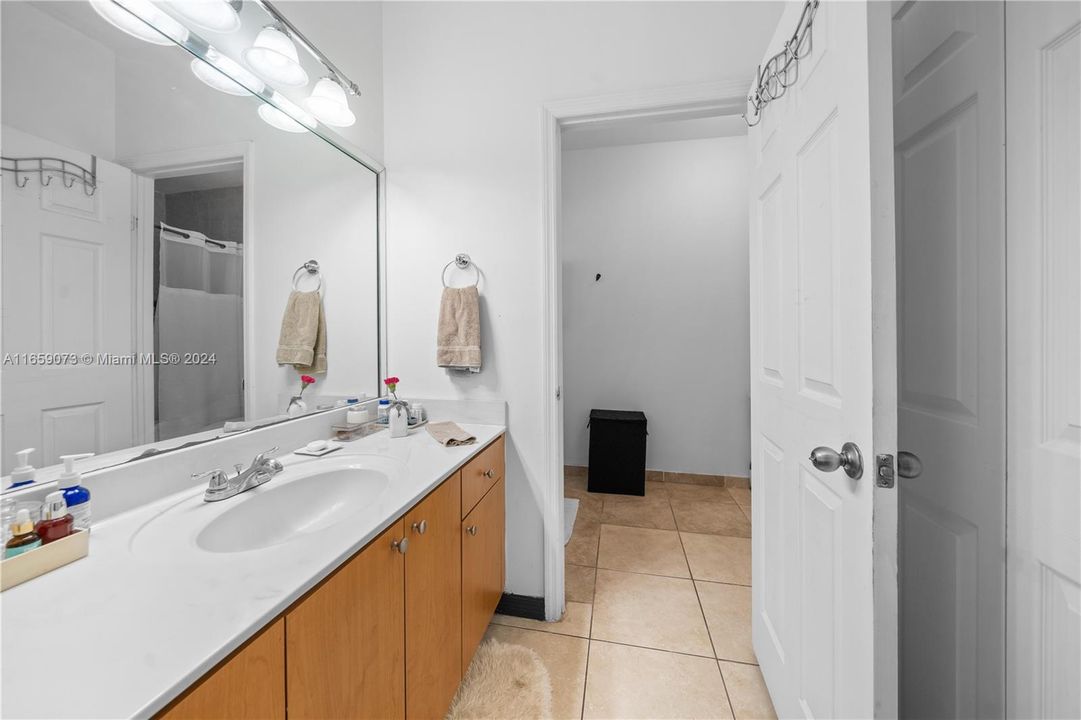 Active With Contract: $4,500 (4 beds, 2 baths, 1760 Square Feet)