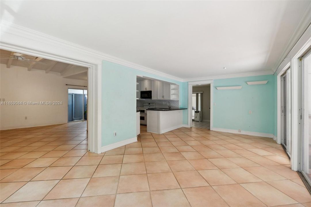 For Sale: $3,100,000 (4 beds, 2 baths, 1831 Square Feet)