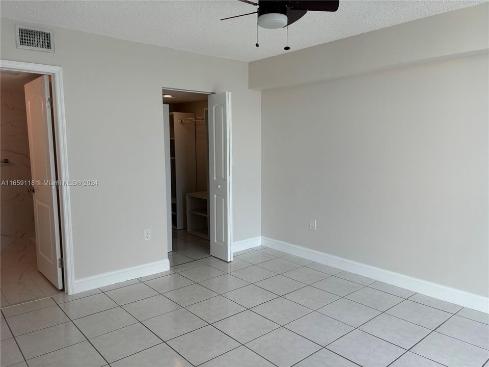 For Rent: $2,450 (2 beds, 2 baths, 910 Square Feet)