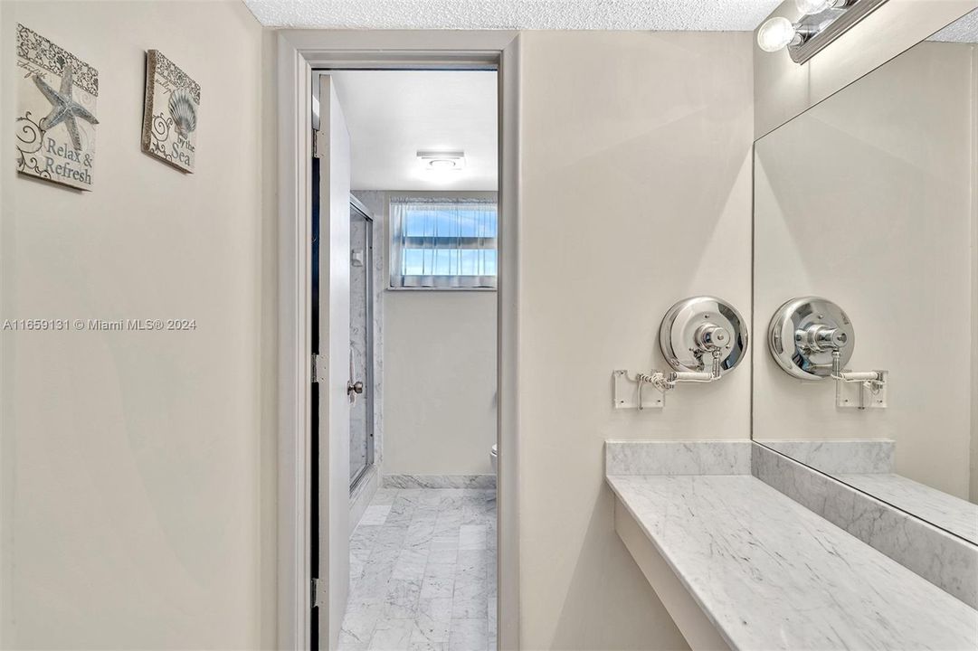 For Sale: $579,000 (2 beds, 2 baths, 1240 Square Feet)