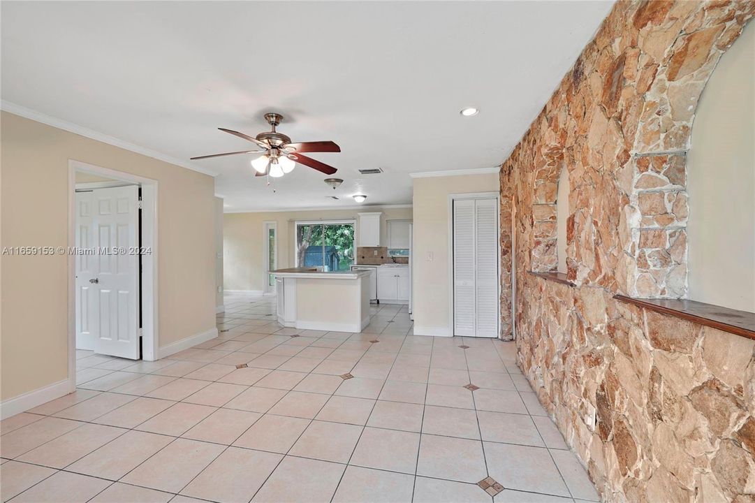 For Sale: $364,900 (3 beds, 2 baths, 1134 Square Feet)