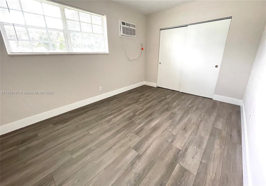 For Rent: $1,990 (2 beds, 1 baths, 720 Square Feet)