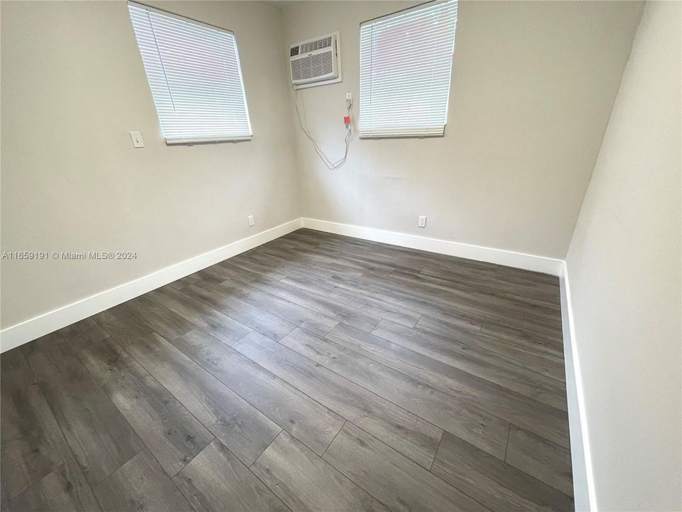 For Rent: $1,990 (2 beds, 1 baths, 720 Square Feet)