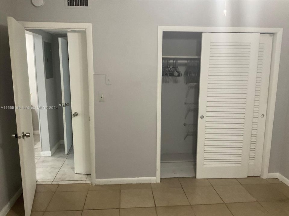 For Rent: $1,399 (1 beds, 1 baths, 4474 Square Feet)