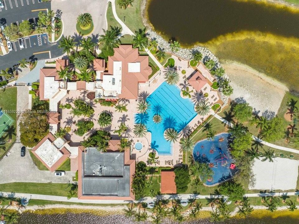 En Venta: $1,699,000 (6 camas, 4 baños, 4028 Pies cuadrados)