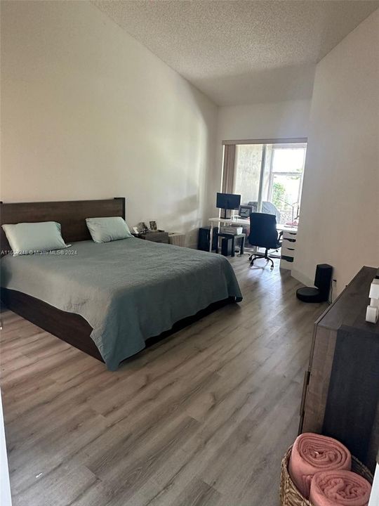 For Rent: $3,500 (2 beds, 2 baths, 1452 Square Feet)