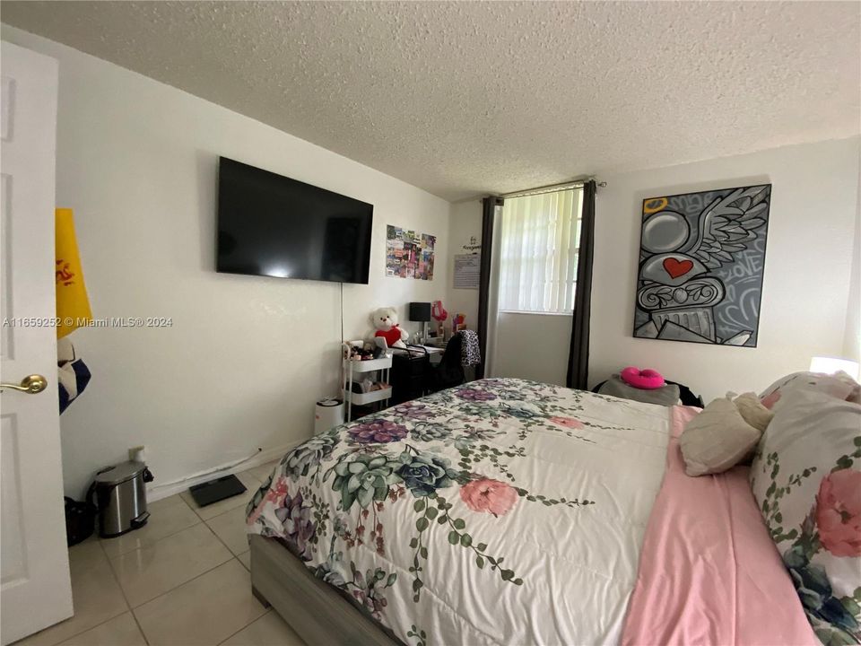 For Rent: $1,750 (1 beds, 1 baths, 598 Square Feet)