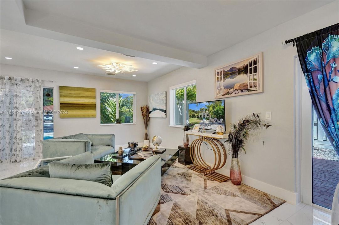 The property is turnkey-ready with luxury upscale “Visionnaire” furniture, negotiable.