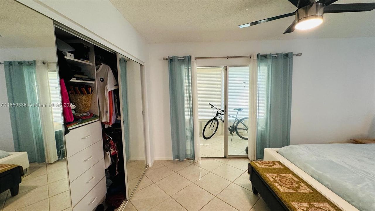 For Rent: $2,800 (1 beds, 1 baths, 700 Square Feet)