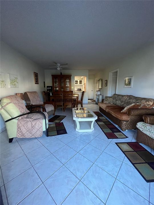 For Sale: $145,000 (2 beds, 2 baths, 960 Square Feet)