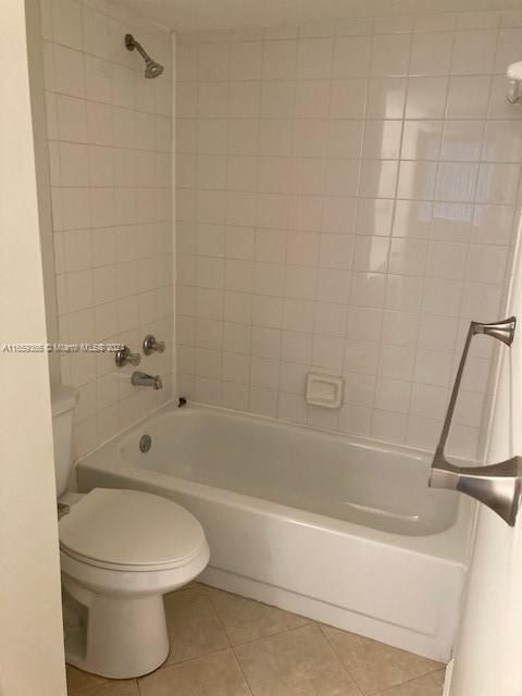 For Rent: $1,750 (1 beds, 1 baths, 734 Square Feet)