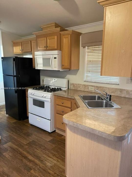 For Sale: $79,000 (2 beds, 1 baths, 1130 Square Feet)