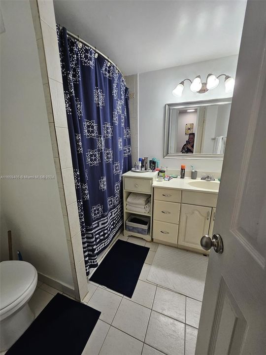 For Rent: $2,600 (2 beds, 1 baths, 828 Square Feet)