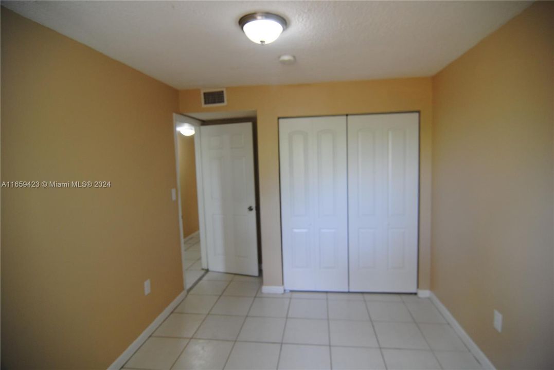 For Sale: $309,999 (3 beds, 2 baths, 1140 Square Feet)