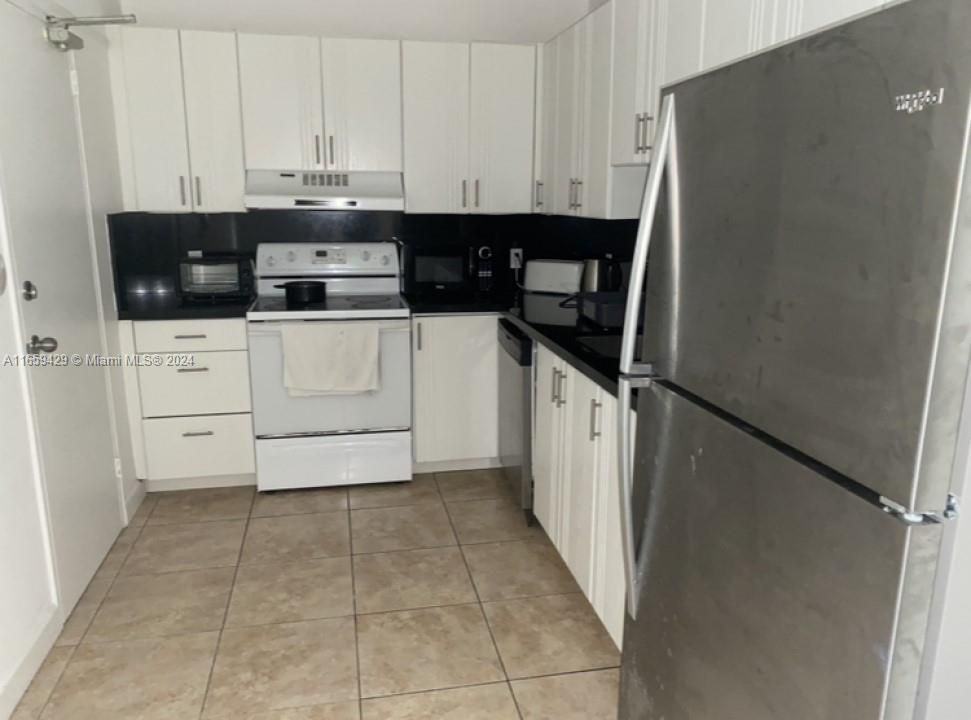 For Rent: $5,100 (2 beds, 2 baths, 1346 Square Feet)