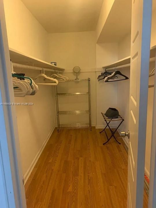 For Rent: $5,100 (2 beds, 2 baths, 1346 Square Feet)