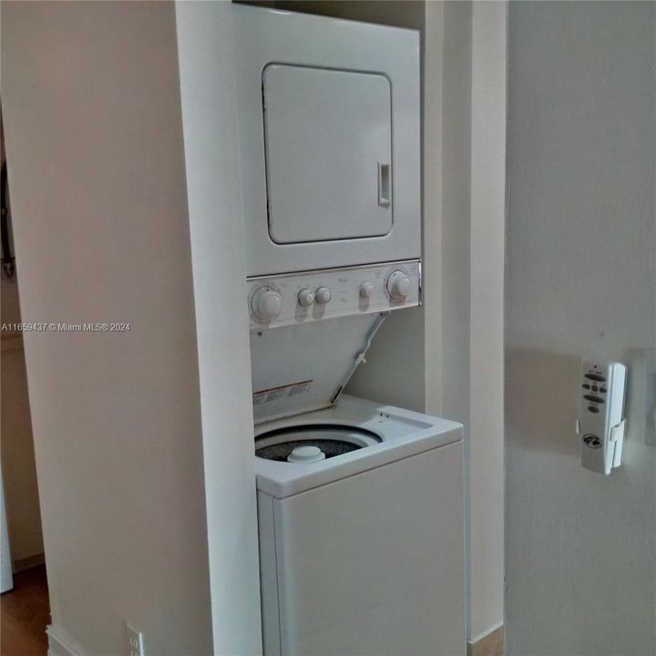 В аренду: $3,000 (2 спален, 2 ванн, 1267 Квадратных фут)