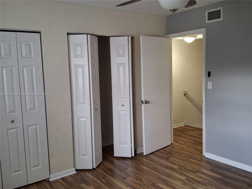 For Rent: $2,000 (2 beds, 1 baths, 938 Square Feet)