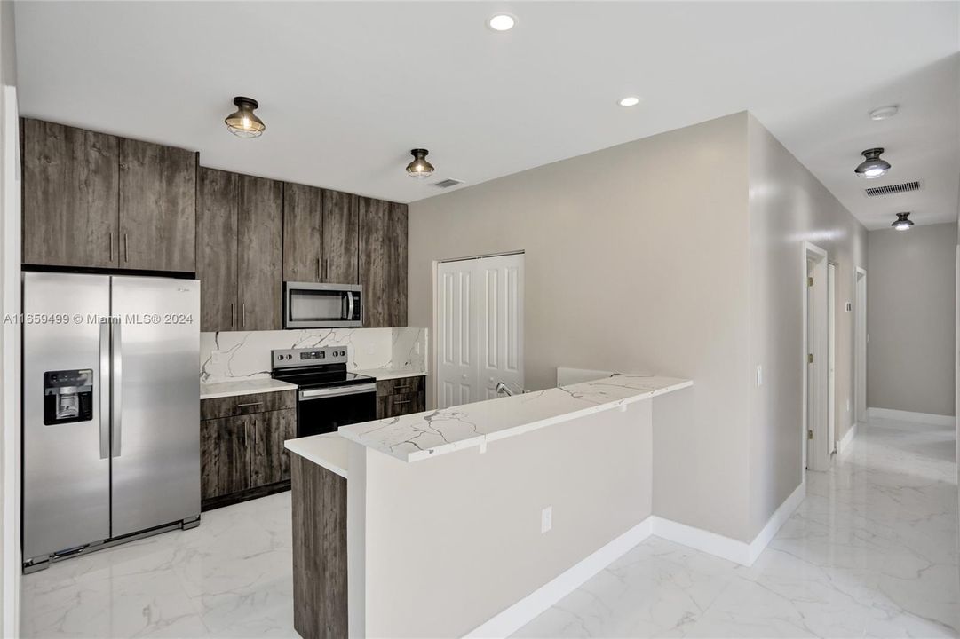 Active With Contract: $3,800 (3 beds, 2 baths, 1176 Square Feet)