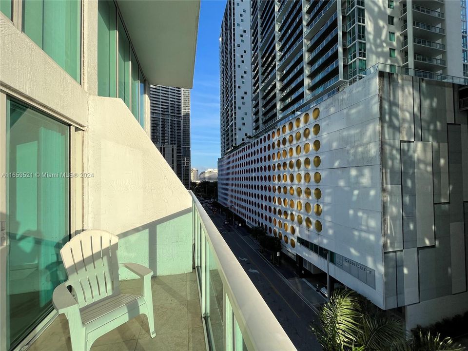 Recently Rented: $3,200 (1 beds, 1 baths, 987 Square Feet)