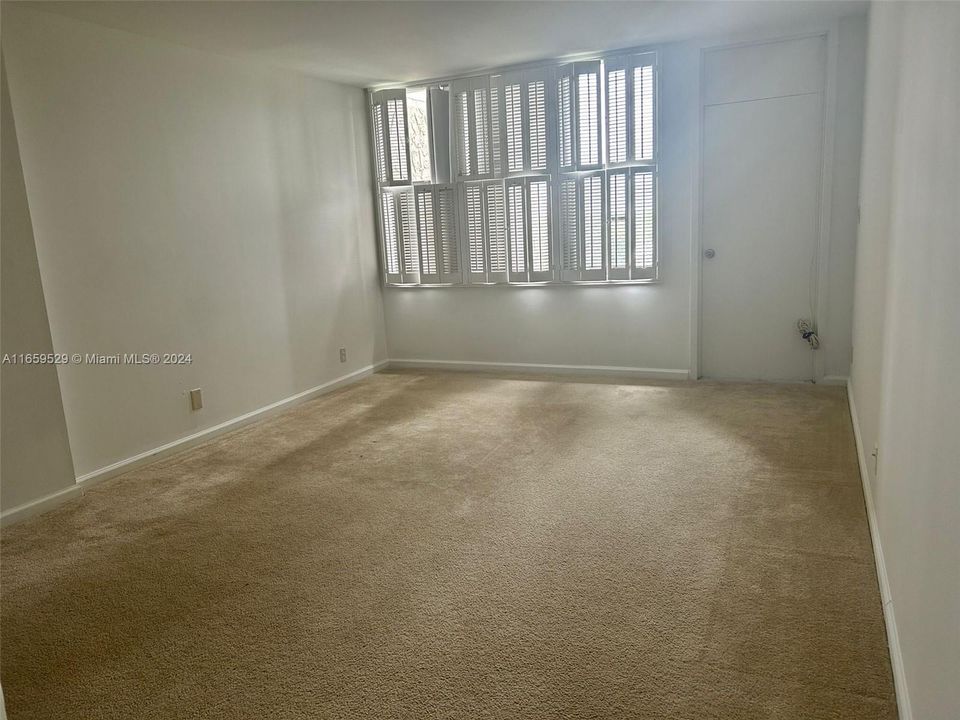 For Rent: $2,600 (2 beds, 2 baths, 1273 Square Feet)