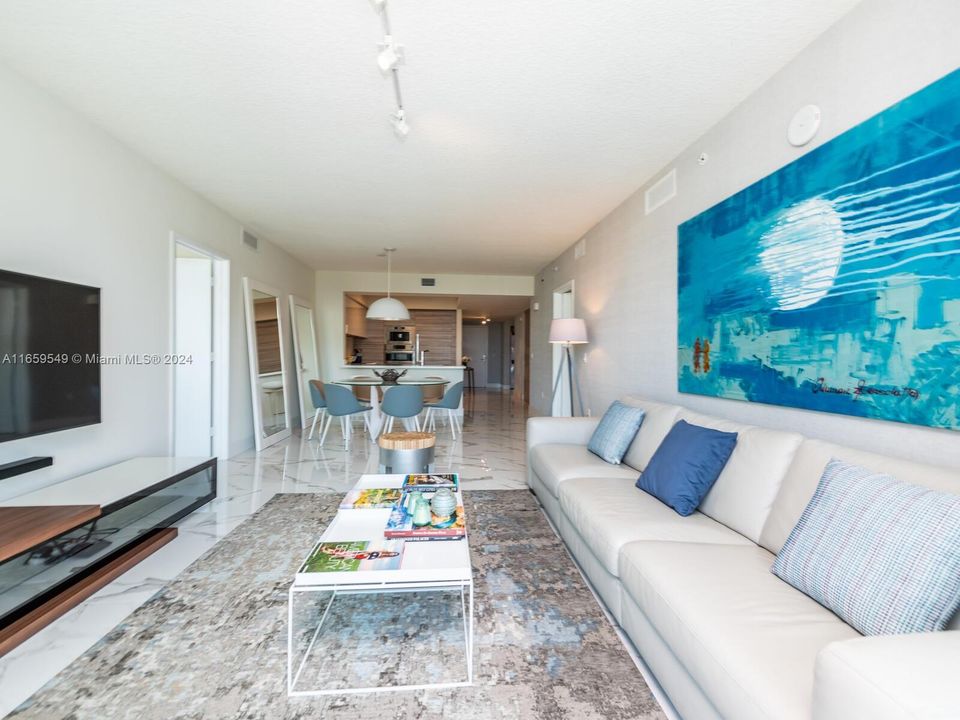 For Sale: $1,390,000 (2 beds, 3 baths, 1541 Square Feet)