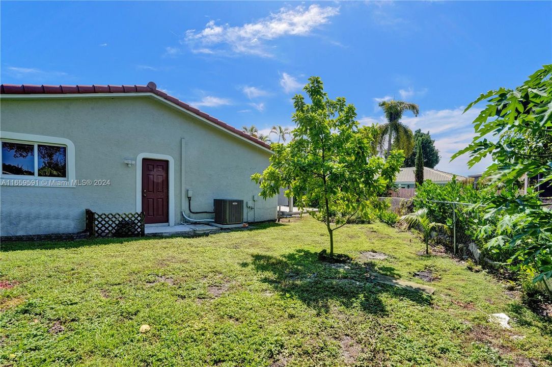 For Sale: $675,000 (3 beds, 2 baths, 1867 Square Feet)