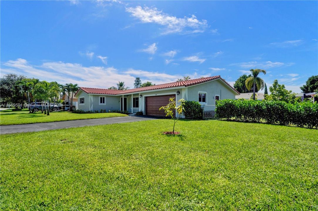 For Sale: $675,000 (3 beds, 2 baths, 1867 Square Feet)