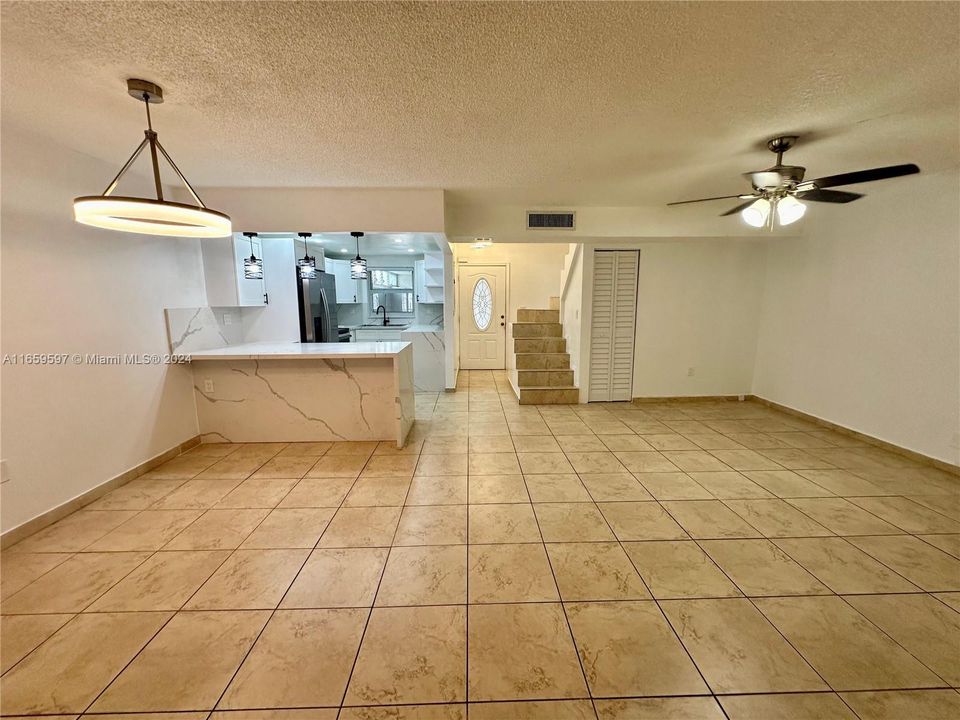 For Rent: $3,400 (4 beds, 2 baths, 1252 Square Feet)